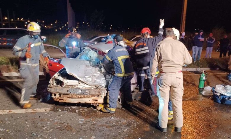 Fotos de Quatro pessoas ficam feridas após motorista invadir pista contrária e bateu de frente com outro em Mandaguaçu