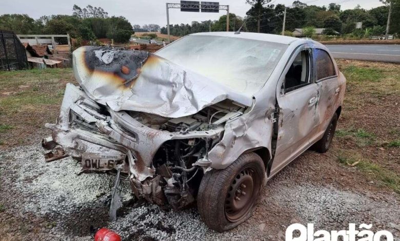 Fotos de Colisão traseira deixa quatro pessoas feridas em Maringá, uma delas com ferimentos graves