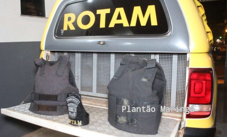 Fotos de Policiais da equipe ROTAM apreenderam coletes balísticos em Sarandi