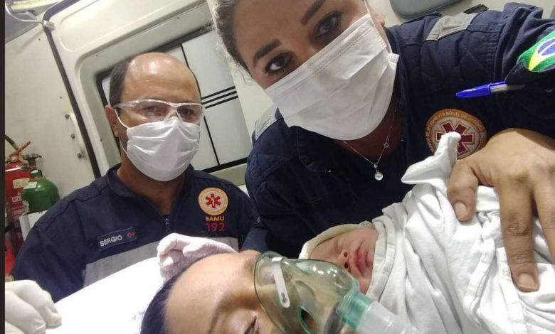 Fotos de Sarandi; bebê nasce em ambulância do SAMU durante percurso até hospital