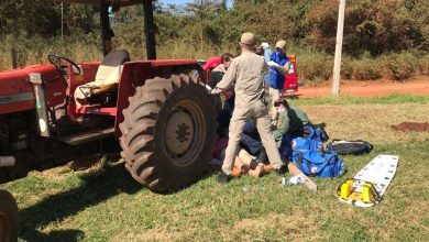 Fotos de Trabalhador sofre ferimentos grave ao ser atingido por peça de trator