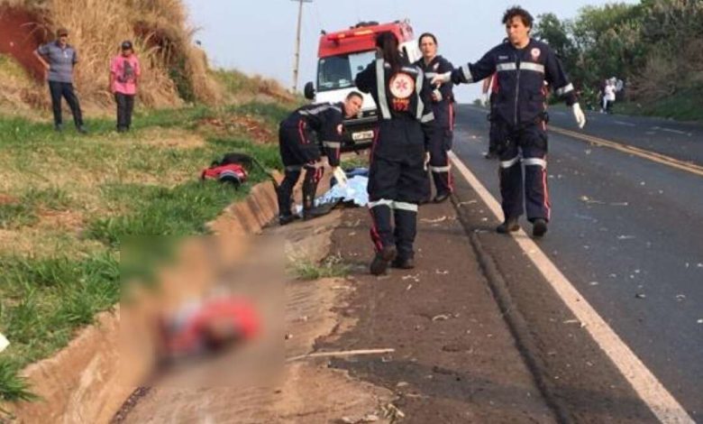 Fotos de Tragédia - dois motociclistas morrem em acidente com caminhão na manhã desta quarta-feira