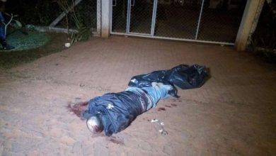 Fotos de Um assaltante morto e outro ferido após tentativa de assalto a oficiais da PM um dos policiais é tenente em Maringá