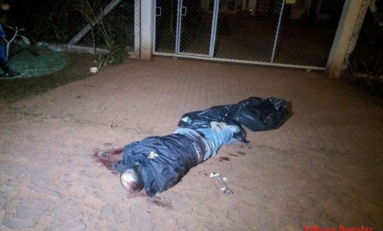 Fotos de Um assaltante morto e outro ferido após tentativa de assalto a oficiais da PM um dos policiais é tenente em Maringá