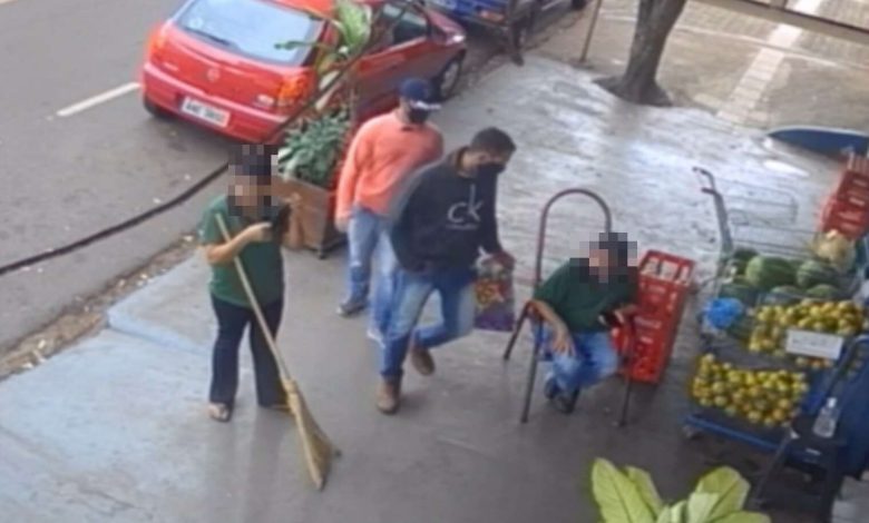 Fotos de Vídeo: bandidos assaltam mercado em Maringá e dão de cara com a PM na fuga