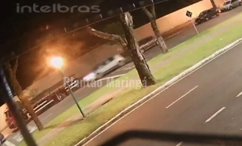 Fotos de Vídeo: câmera registra motorista batendo em caminhão parado, em Maringá