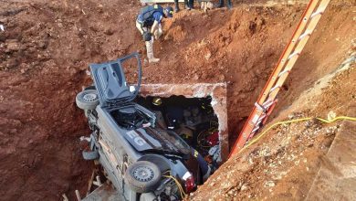 Fotos de Vigilantes de Maringá ficam feridos após carro cair em buraco