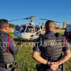 Fotos de Homem é socorrido de helicóptero após levar chifrada de boi