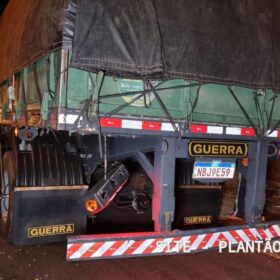 Fotos de Motociclista sofre ferimentos graves após bater na traseira de carreta em Sarandi