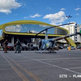 Fotos de Polícia Militar usa helicóptero em operação na Zona Norte de Maringá 