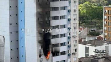 Fotos de Prédio é evacuado em Maringá, após incêndio em um apartamento no 3º andar