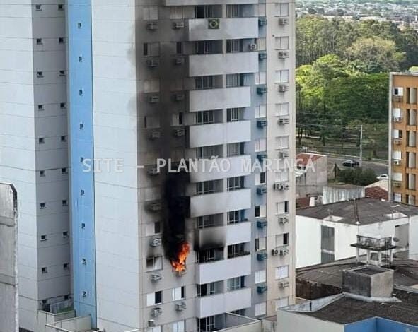 Fotos de Prédio é evacuado em Maringá, após incêndio em um apartamento no 3º andar