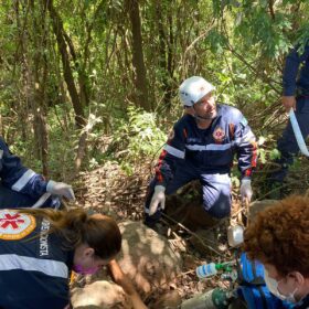 Fotos de Motociclista cai em ribanceira e fica dois dias inconsciente até ser encontrado pelo Samu em Marialva