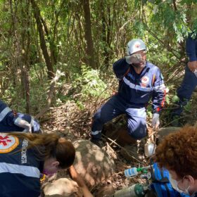 Fotos de Motociclista cai em ribanceira e fica dois dias inconsciente até ser encontrado pelo Samu em Marialva