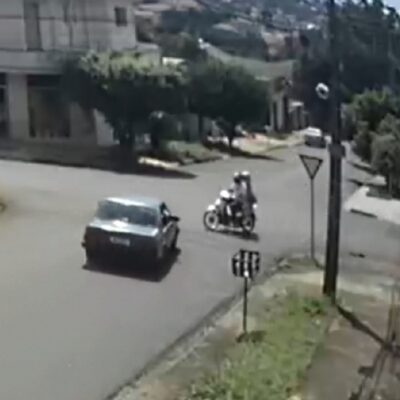 Fotos de Câmera de segurança registra acidente e motorista fugindo sem prestar socorro em Maringá 