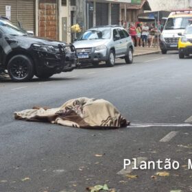 Fotos de Câmera registra homem sendo executado com mais sete tiros em Sarandi