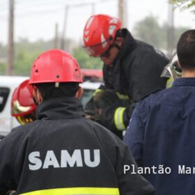 Fotos de Homem é resgatado das ferragens após carro capotar entre Sarandi e Marialva