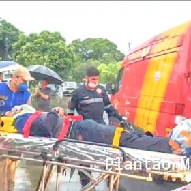 Fotos de Motociclista avança preferencial e é atingido por carro em Maringá