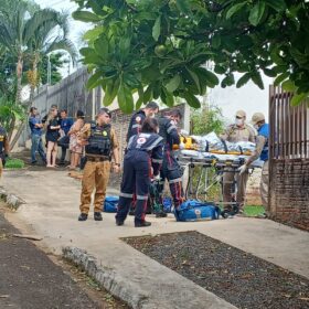 Fotos de No dia do aniversário homem invade casa, faz duas pessoas refém e é baleado pela PM, em Maringá