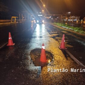 Fotos de Buraco em avenida provoca queda de motociclistas em Maringá; uma das vítimas foi socorrida com ferimentos graves