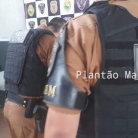 Fotos de Homem é preso com pistola equipada com 'kit rajada' e drogas pela Rotam em Maringá