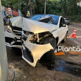 Fotos de Motorista com carro de luxo causa acidente após fugir da polícia em Maringá 