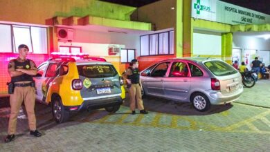 Fotos de Dois homens são baleados após saírem de tabacaria