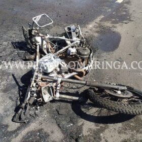 Fotos de Moto explode após bater em carro em Sarandi