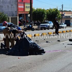 Fotos de Câmera registra momento de acidente que matou motoqueiro na manhã desta sexta-feira