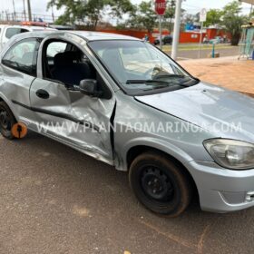 Fotos de Carro avança preferencial causando acidente que deixou pai e filho feridos em Maringá