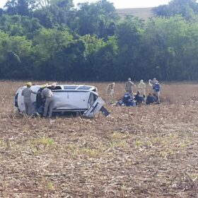 Fotos de Professora que morava em Maringá morre após ser arremessada de carro que capotou  