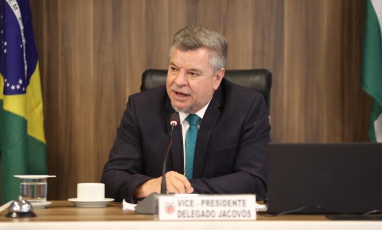 Fotos de Sob a presidência do deputado Jacovós, Comissão de Justiça aprova importantes projetos ao Paraná