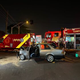 Fotos de Homem fica preso nas ferragens após acidente em Maringá