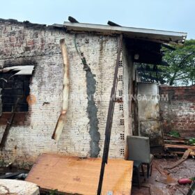 Fotos de Idoso morre carbonizado após incêndio em residência em Sarandi