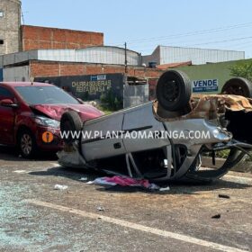 Fotos de Motorista perde controle da direção, invade pista contrária e colide em carro e caminhões em Sarandi