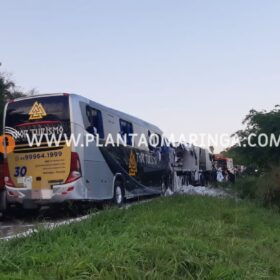 Fotos de Ônibus com crianças da igreja adventista do sétimo dia de Maringá se envolve em acidente com óbito na BR 369 em Corbélia