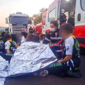 Fotos de Ônibus com crianças da igreja adventista do sétimo dia de Maringá se envolve em acidente com óbito na BR 369 em Corbélia