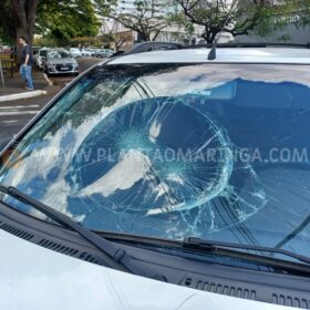 Fotos de Imagens de câmera de segurança registram grave acidente em Maringá 