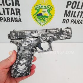 Fotos de Polícia Militar prende homem em tabacaria e apreende pistola com mira a laser e kit rajada em Maringá