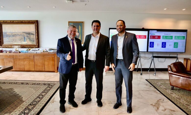 Fotos de Governador Ratinho Junior se reúne com deputados Delegado Jacovós e Do Carmo
