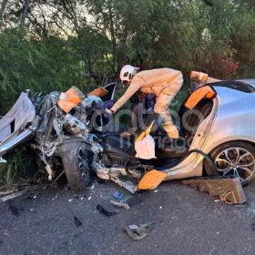 Fotos de Batida frontal entre dois carros deixa cinco pessoas feridas em Maringá