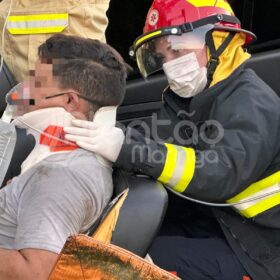 Fotos de Batida frontal entre dois carros deixa cinco pessoas feridas em Maringá