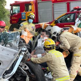 Fotos de Batida frontal entre dois carros deixa cinco pessoas feridas em Maringá