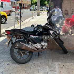 Fotos de Durante fuga da polícia, motociclista é intubado após bater contra carro em Sarandi