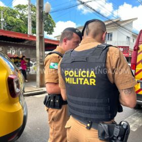 Fotos de Durante fuga da polícia, motociclista é intubado após bater contra carro em Sarandi