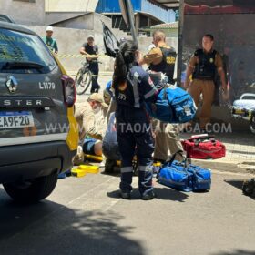 Fotos de Durante fuga da polícia, motociclista é intubado após bater contra carro em Sarandi