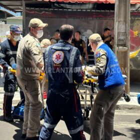 Fotos de Durante fuga da polícia, motociclista é intubado após bater contra carro em Sarandi