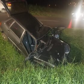 Fotos de Motorista e intubado após bater carro contra barranco em Maringá