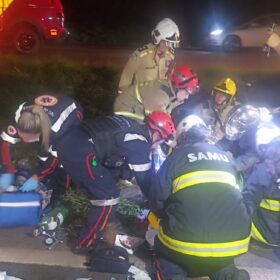 Fotos de Motorista e intubado após bater carro contra barranco em Maringá