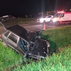 Fotos de Motorista e intubado após bater carro contra barranco em Maringá